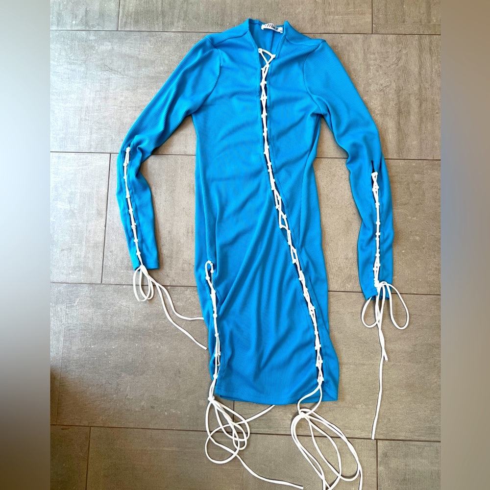 Turquoise dress with fun ties to adjust the fit - lots of skin or a little? 🌺🌺